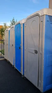 Toilettes de chantiers, mariage